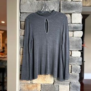 American Eagle Soft & Sexy Tee Long Sleeve Keyhole Neck Charcoal Gray, Women Med